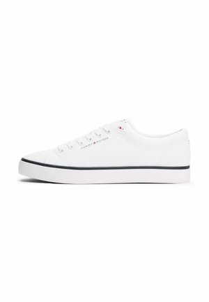 TH VULC CORE - Trainers - white