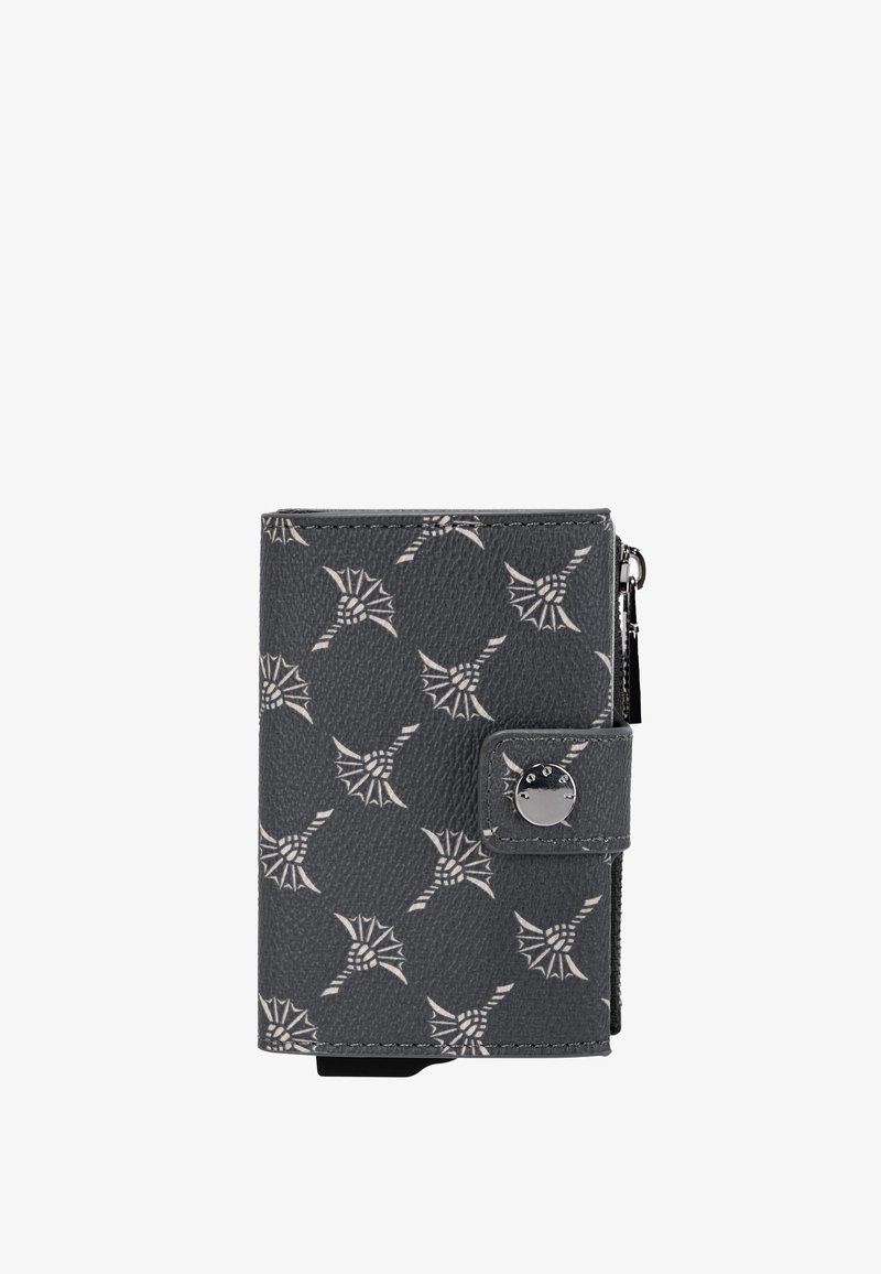 Cartera gris con un acabado texturado y pebbleado y un patrón de formas geométricas de color claro. Incluye un cierre a presión y una cremallera.