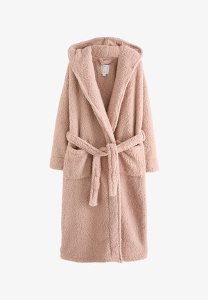 Langer, weicher, rosa Kapuzenbademantel mit zwei Fronttaschen und einem gebundenen Gürtel, gefertigt aus plüschtexturiertem Stoff.