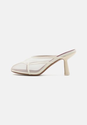 NEOUS PHERKA - Kontsaga tagant lahtised kingad - cream