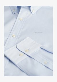 Unausgewählt, light blue