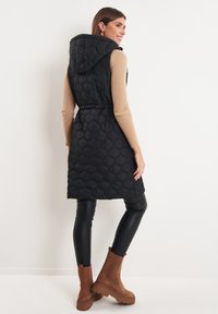 Threadbare LANGE CRUSH QUILTED - Waistcoat - schwarz