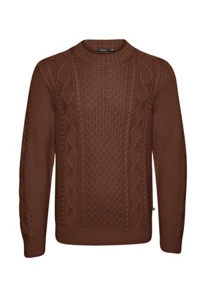 Smeđi pleteni pulover s okruglim izrezom, s teksturiranim uzorkom pletenice i rebrastim rubovima, napravljen od debele, tople tkanine.