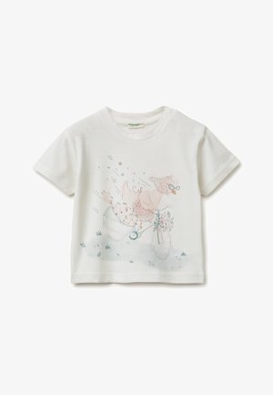 T-shirt blanc pour tout-petit avec illustration d'une poule portant des lunettes et un bonnet, chevauchant un vélo avec des poussins dans le panier.