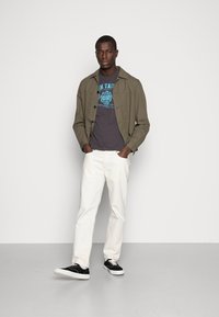 TOM TAILOR LOGO  - T-shirt print - tarmac grey