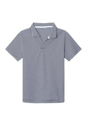 Polo marine et blanc à rayures avec un col et des manches courtes. Fabriqué en tissu texturé avec un motif de couleur unie.