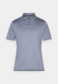 Μπλε ναυτικό πόλο μπλούζα από ελαφρύ ύφασμα με γιακά, τρεις κουμπάκια και λογότυπο κεντημένο στο στήθος. Κοντά μανίκια.