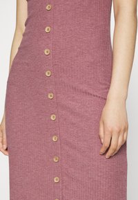 ONLY Petite ONLNELLA BODYCON DRESS - Vestido de malha - rose brown