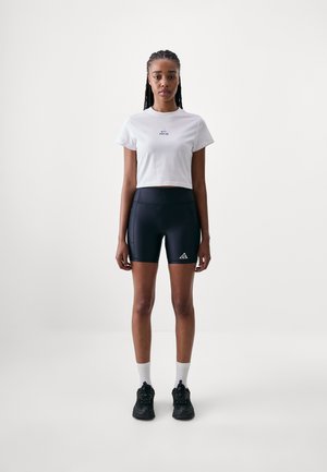 Nike ACG BABY LUNGS - Basic T-shirt - summit white/football grey