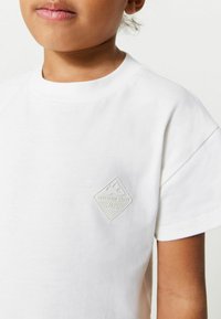 Clarks REGULAR FIT SET - Shorts - white