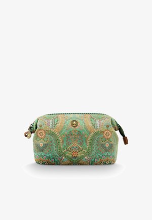 Geretarde cosmeticaetui in het groen met bloemen- en paisleymotieven. Voorzien van een ritssluiting en bronzen hardware accenten. Rondvormig.