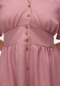 Vero Moda Curve VMCMELANEY MIDI - Košilové šaty - nostalgia rose