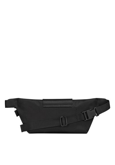 Schwarze Hüfttasche aus strapazierfähigem Stoff, ausgestattet mit einem robusten Riemen mit Schnallenverschluss und einem strukturierten Akzentpanel auf der Vorderseite.