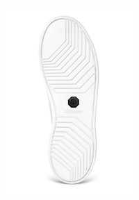 Weiße Sneakersohle mit einem geometrischen Profil und einem zentralen schwarzen Logo mit dem Text "GIESSWEIN." Glatte Oberfläche mit klaren Kanten.