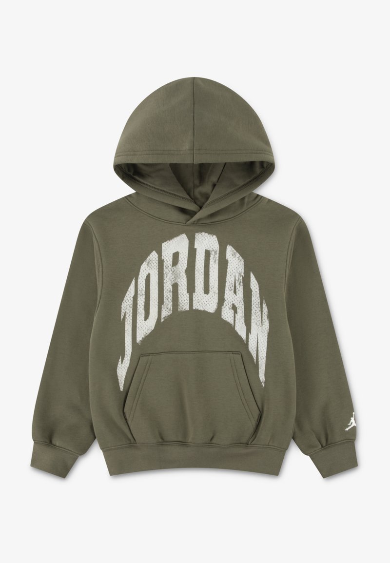 Olivovo zelená mikina s kapucňou a predným vreckom, na hrudi s bielym štruktúrovaným nápisom "JORDAN" a logom na rukáve.