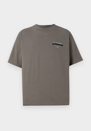 T-shirt en coton gris avec un col rond, des manches courtes et une impression de poche avec la marque "ALL SAINTS" et un texte supplémentaire.