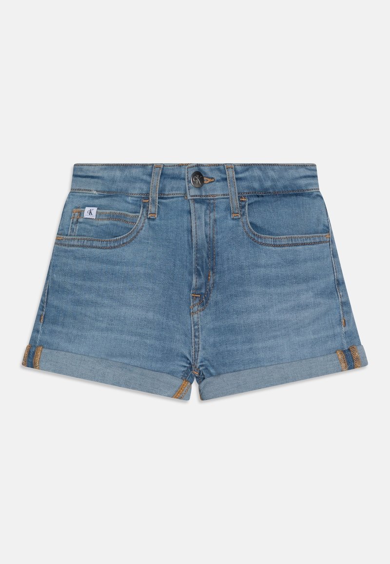 Džínové šortky v světle modré barvě. Obsahují zip s knoflíkovým zapínáním, pět kapes a ohnuté lemy s kontrastními švy.