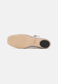 MAX&Co. LIV - Balerínky s remienkom okolo členku - grigio perla