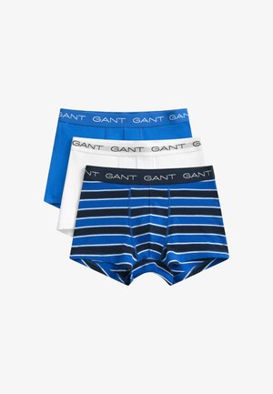 Tre paia di boxer da uomo in blu, bianco e blu con righe orizzontali nere e bianche, ciascuno con fascia elastica con logo GANT.