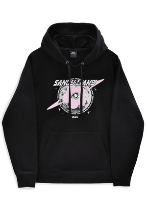 Zwarte Vans-hoodie met een voorzak, met een roze planeetafbeelding met een groen oog en witte gestileerde tekst "Sandy Gang" op de borst.
