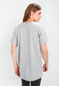 Urban Classics SHAPED TURNUP  - Camiseta básica - grey