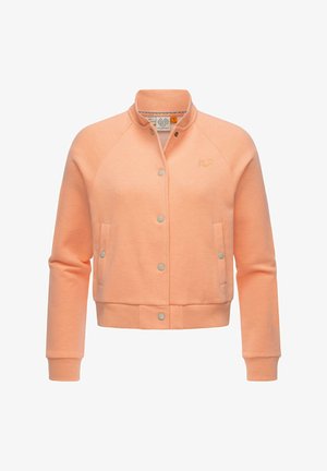 Veste sweat couleur pêche avec col, boutons-pression et deux poches avant. Présente des poignets côtelés et une texture douce.