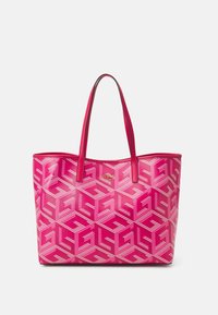 Roze schoudertas met geometrisch patroon, gladde textuur, dubbele handvatten en een merklogo. Heeft een ruime indeling die geschikt is voor dagelijks gebruik.