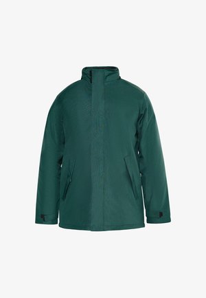 Giacca isolata verde scuro con collo alto, zip frontale coperta da una pattina e tasche frontali inclinate, progettata per il freddo.