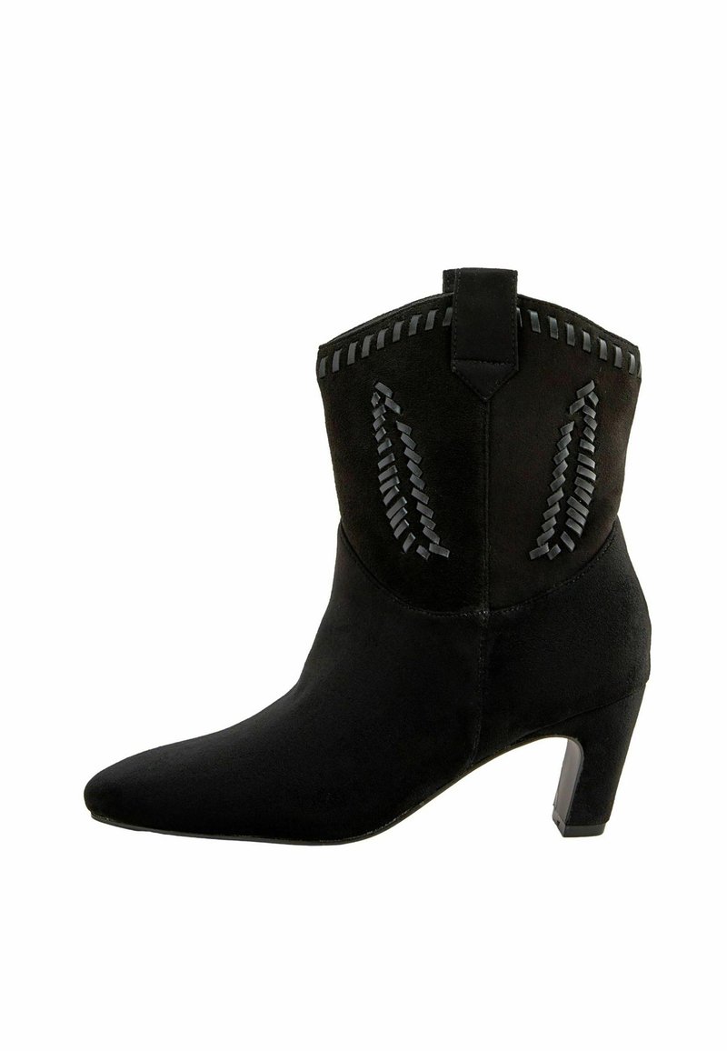 Melnas zamša potītes zābakus ar norādītu pirkstu, īsu papēdi, dekoratīvām šuvēm un akcentu detaļām uz zābaka augšdaļas. Vienmērīga tekstūra visā zābakā.