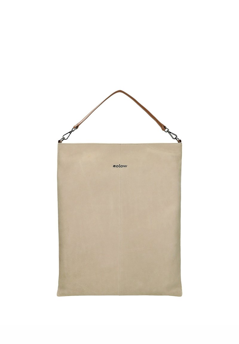 Borsa tote in pelle beige con una sottile tracolla marrone, caratterizzata da un design elegante, cuciture minimali e un piccolo logo sul davanti.