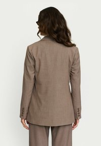 Soft Rebels Blejzr - coffee quartz