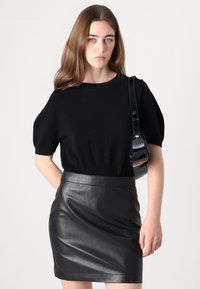 pure cashmere PUFF SHORTSLEEVE - Pulover - black