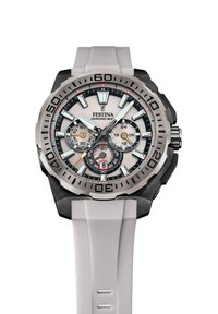 Festina Chrono Bike pulkstenis ar pelēku un melnu korpusu, baltu gumijas siksniņu, lielu ciparnīcu, trim subciparnīcām un izteiktiem marķieriem labākai lasāmībai.