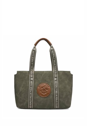Zelená taška na rameno s hnědými koženými rukojeťmi a kulatou logovou nášivkou, na popruzích a nášivce je název Beverly Hills Polo Club.