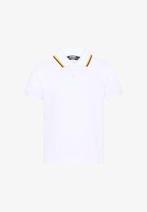 Polo blanc à manches courtes avec patte à deux boutons et col à rayures jaunes et noires.