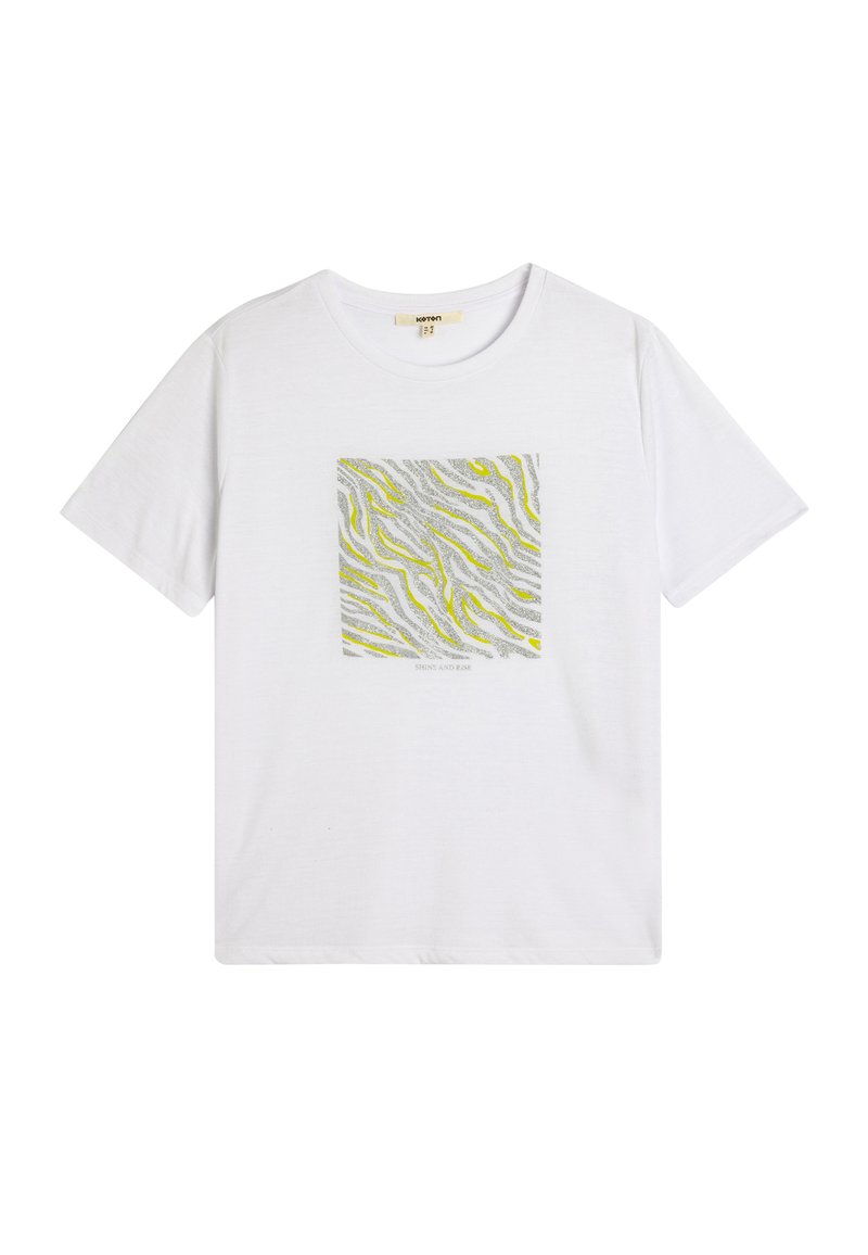 Camiseta de manga corta blanca que presenta un gráfico cuadrado con patrones abstractos en ondas grises y amarillas, hecha de material de algodón suave.