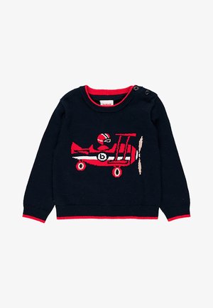 Jersey azul marino para niño pequeño con ribete rojo que presenta un diseño rojo de avión vintage y piloto en la parte delantera, con dos botones en el hombro.