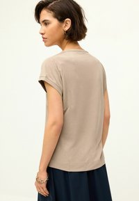 Next REGULAR FIT - T-shirts basic - mole