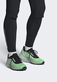 adidas Terrex AGRAVIC FLOW 2.0  - Trail hardloopschoenen - semi green spark   wondersilver   core black