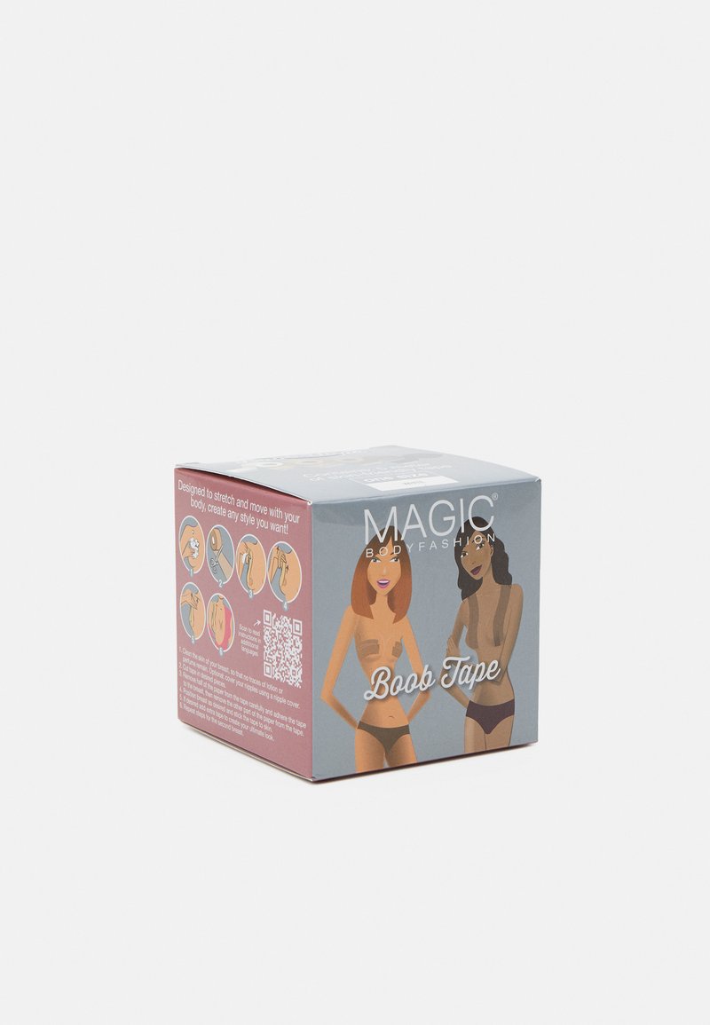 Embalagem de fita adesiva para seios em uma caixa quadrada, apresentando ilustrações de duas mulheres. Fundo cinza com detalhes em rosa e texto branco descrevendo o uso.