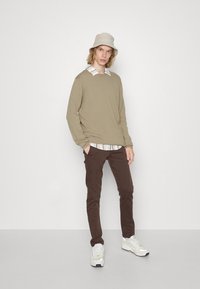 Only & Sons ONSALEX CREW NECK - Camisola - sand