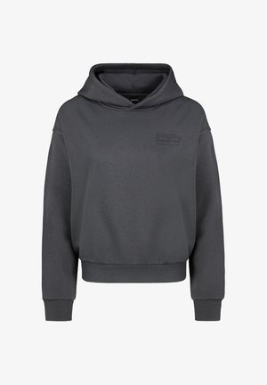 Grauer Hoodie mit einer Vordertasche, gerippten Bündchen und Saum, mit einem kleinen aufgedruckten Textdetail auf der linken Brustseite. Weiche, glatte Textur.