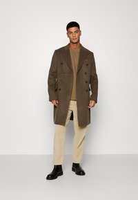 Isaac Dewhirst LONG PEA COAT - Casaco clássico - new taupe