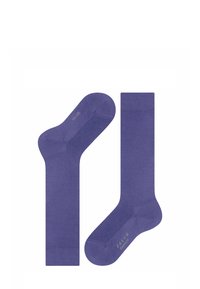 Paar lila Socken bis zur Mitte der Wade, flach ausgelegt, zeigt Sohlen- und Seitenansichten, mit Größen- und Markentext im Fußbereich.