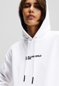 Karl Lagerfeld Jeans PRINT - Luvtröja - white