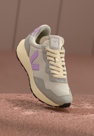 PAULISTANA - Trainers - natural/orchid