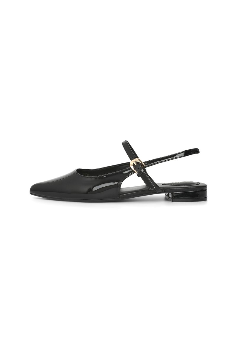 Schwarze Slingback-Schuh aus Lackleder mit spitzer Zehenpartie und kleinem Blockabsatz, ausgestattet mit einem dünnen verstellbaren Riemen und goldfarbenen Beschlägen.