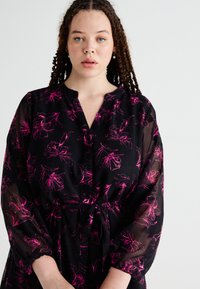 ONLY Carmakoma CARMELENA V NECK MIDI DRESS - Vestido de dia - fuchsia purple