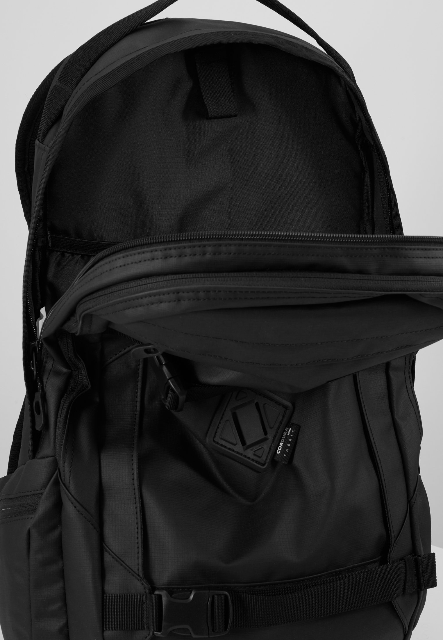 dakine mission 25l squall