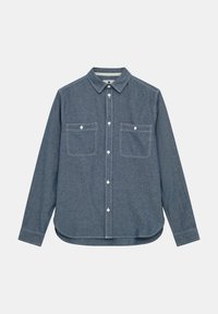 Camicia in denim blu scuro, con maniche lunghe, colletto a bottoni e due tasche frontali con chiusura a bottone. Dettagli di cucitura a contrasto.